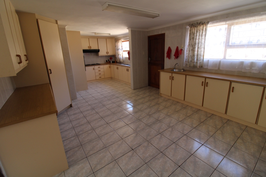 4 Bedroom Property for Sale in Denneoord Western Cape